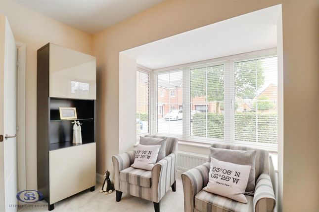 10, Burgess Grove Alsager, Stoke-On-Trent photo 3