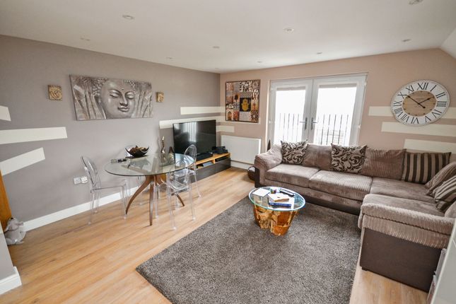 8 Maple Court, Stanford-Le-Hope photo 4