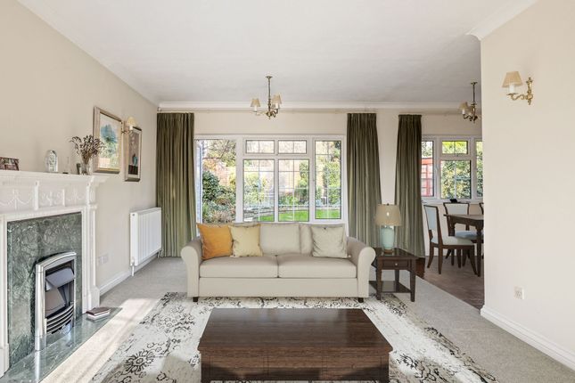17 Royles Close, Brighton photo 4