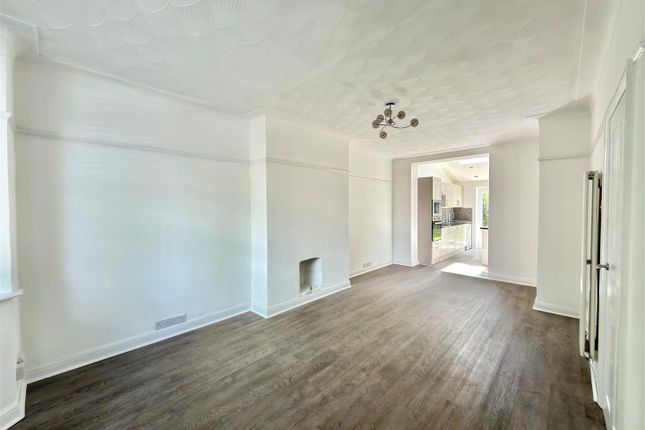 107, Darley Avenue, Chorlton photo 2