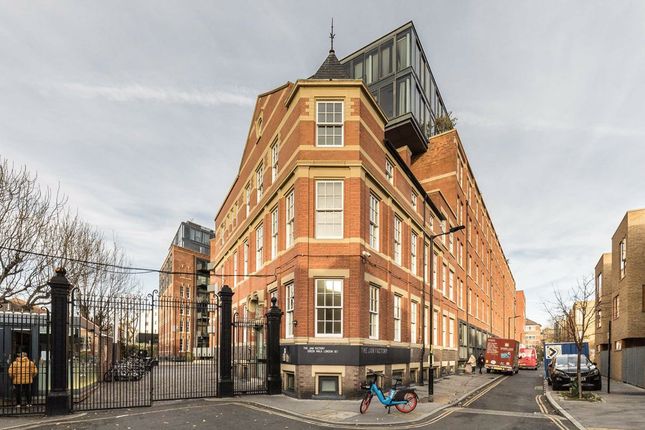 Thumbnail Flat for sale in Rothsay Street, London