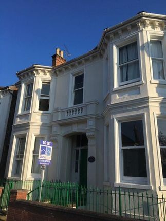 Room to rent in Russell Terrace, Leamington Spa