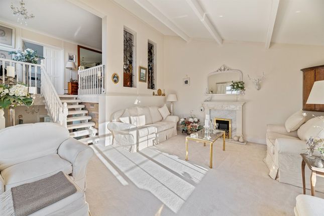 63 Old Chester Road, Frodsham photo 2