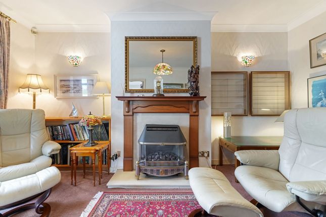 5 Drum Brae Place, Edinburgh photo 4