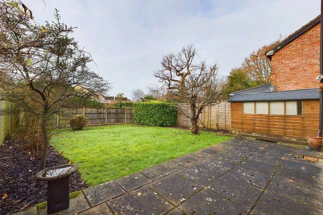 Link-detached house for sale in Foxglove Avenue, Horsham