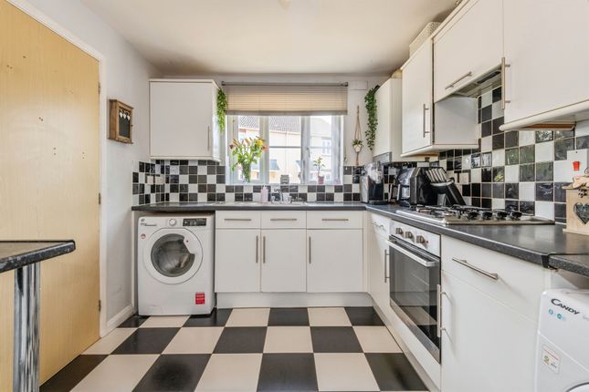 19, Churchill Way, Watchet photo 4
