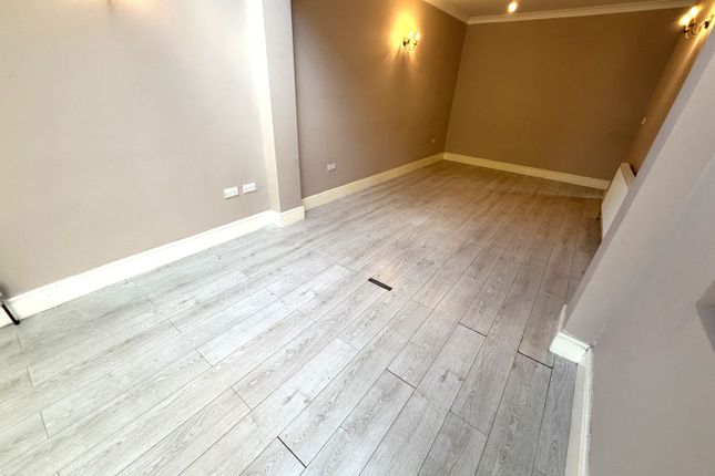 222, Bath Road, Hounslow photo 5