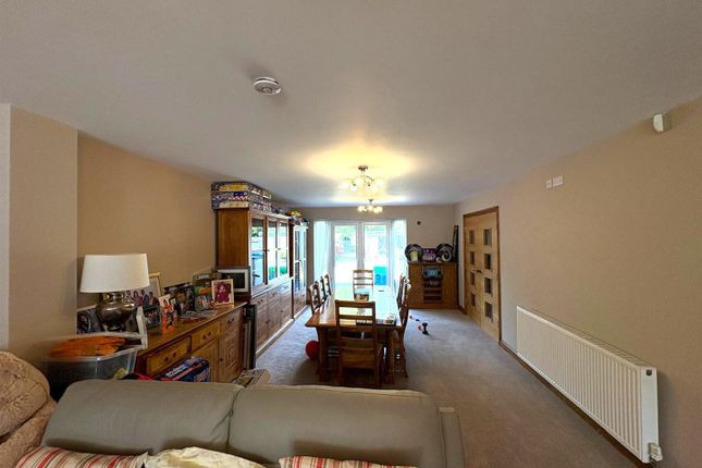 82, Pear Tree Road, Birmingham photo 4