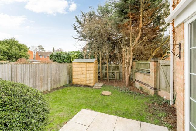 8, Housman Close, Newport Pagnell photo 2