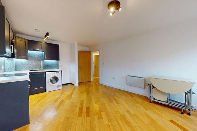 12, Central Court, Salford photo 4