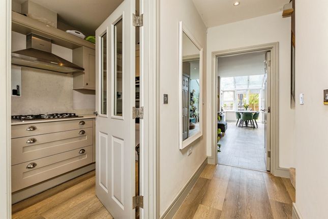4, Lance Way, Reading photo 5