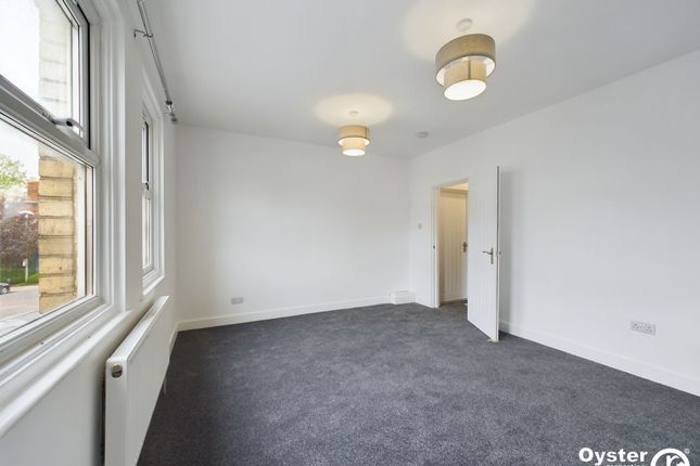Flat to rent in Oxford Road, Reading