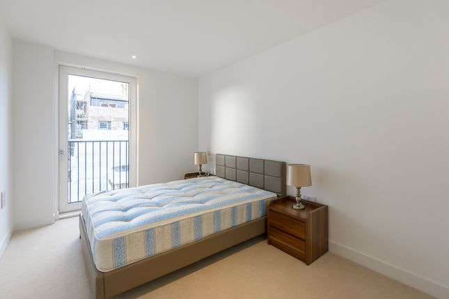 Thumbnail Flat to rent in Whiting Way, London