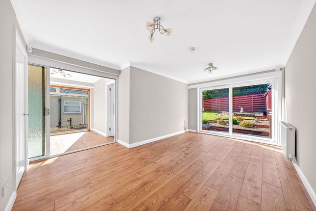 6 Carronvale Avenue, Larbert photo 4