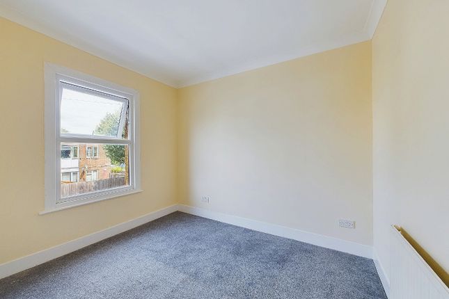 30, Hartville Road, London photo 2