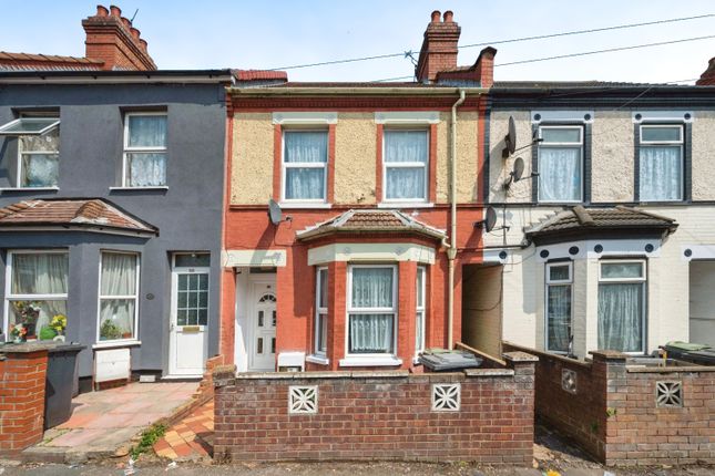 Terraced house for sale in Selbourne Road, Luton, Bedfordshire
