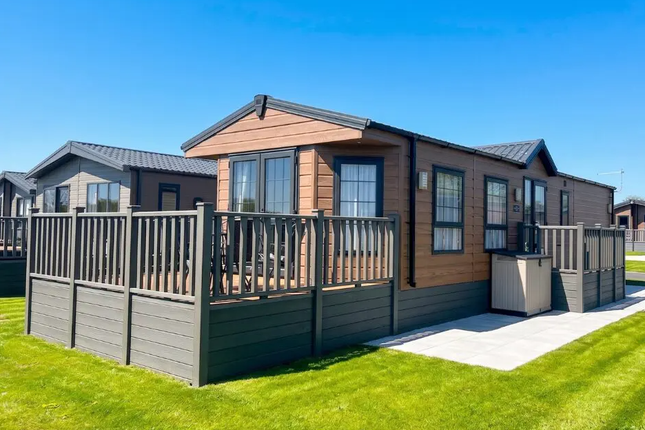 2-bed caravan on Oakwood Retreat York, Bull Balk Newton On Derwent, York, £85,000