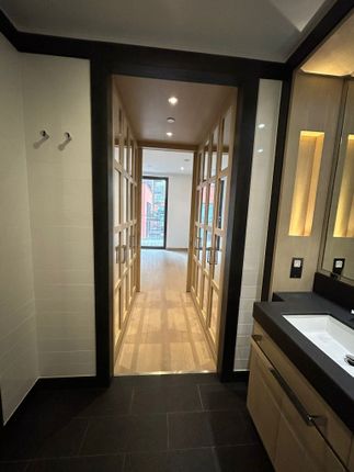 Apartment F161 Ambassador Building,, 5 New Union Square, London photo 4