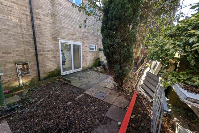 17, Blenheim Walk, Corby photo 3
