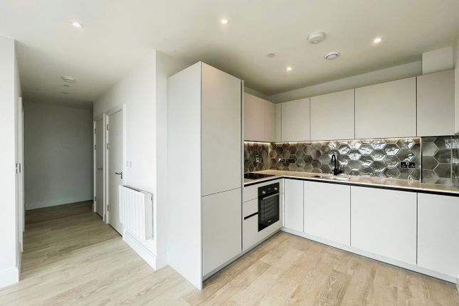 Flat to rent in Exploration Way, Slough