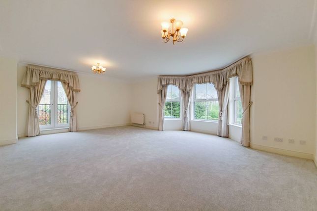 2 bed flat for sale in The Laurels, Bushey WD23
