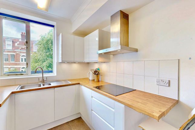 16 Fitzwarren House 12B, Hornsey Lane, Highgate photo 3
