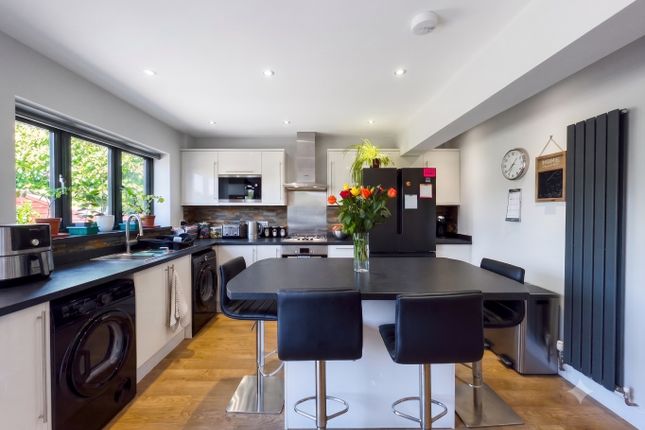 28 Green Lane, Luton, Bedfordshire photo 2
