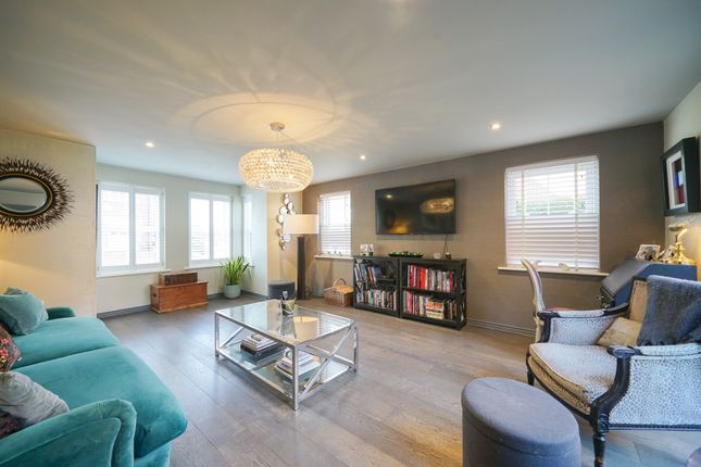 59-Elizabeth-11-Ave-1014