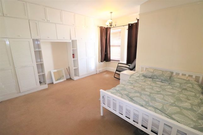 Terraced house to rent in Westcourt Road, Broadwater, Worthing