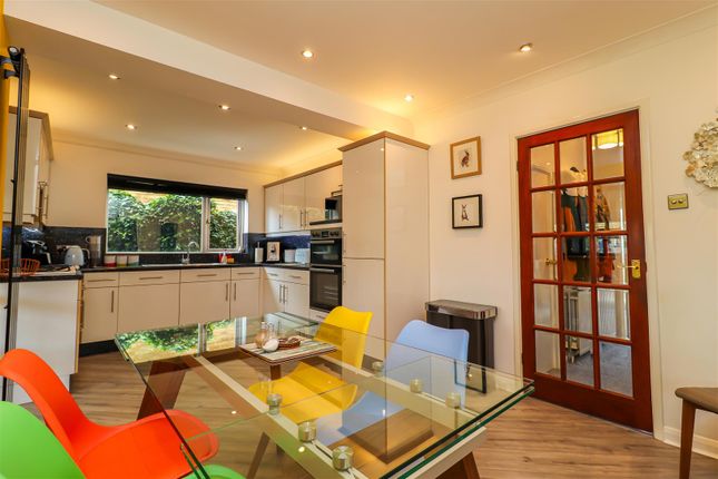 12, Kenton Drive, Durkar photo 2