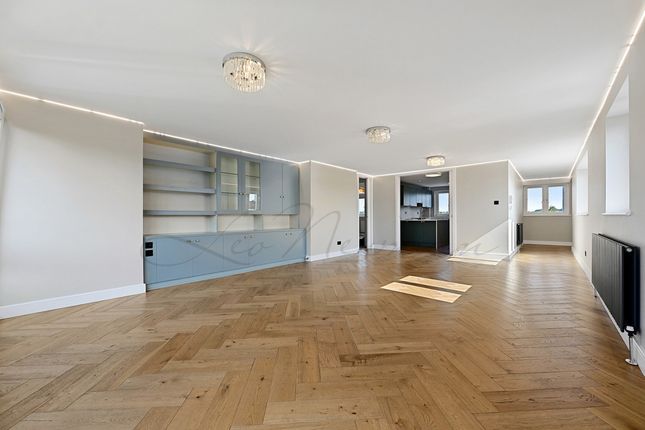 Flat 28 Dolphin Court, Woodlands, London photo 4