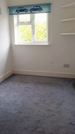 6 Austin Cottages, POTTERS GATE, Farnham photo 4
