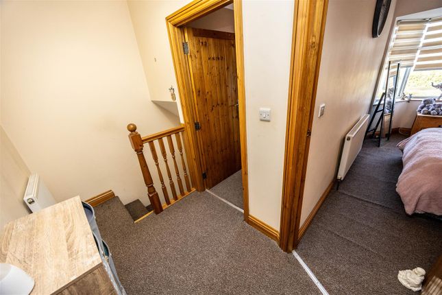 48, Ravensknowle Road, Huddersfield photo 2