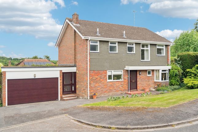 4-bed house on 26, Longfield, Little Kingshill, £850,000