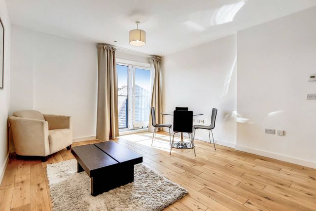 Flat to rent in Forge Square, Isle Of Dogs, London