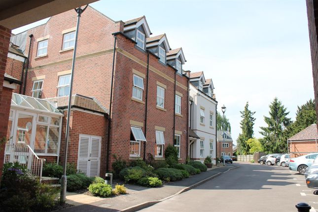 Flat to rent in Stokes Mews, Newent, Gloucestershire