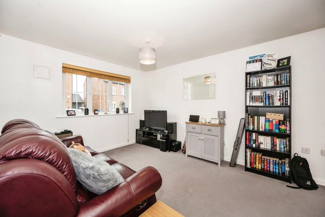 41, Lytham Close, Warrington photo 2