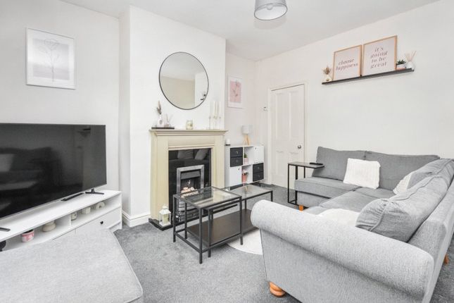 130, Manor Road, West Yorkshire photo 3