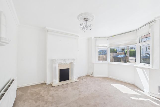 35, Sherwood Road, Coulsdon photo 3