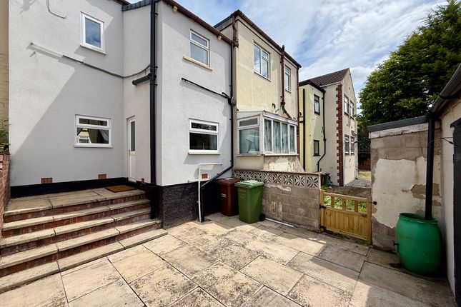 309 Bradford Road, Wakefield photo 3