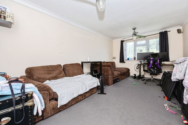 Flat 23 Wroxall Court,, Linnet Way, Essex photo 3