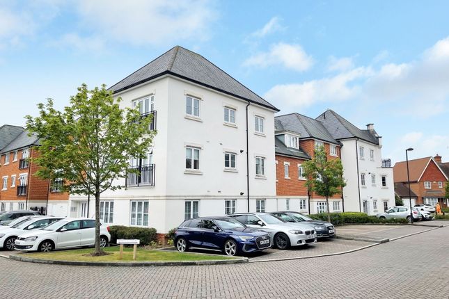 Thumbnail Flat for sale in Longhurst House, Scholars Walk, Horsham, West Sussex