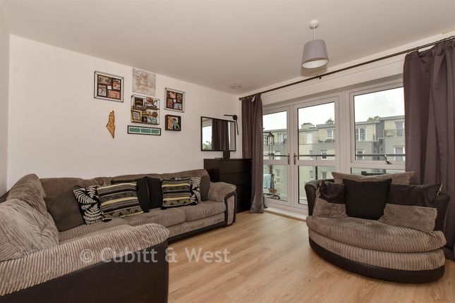 Apex Apartments, West Green Drive, Crawley photo 4