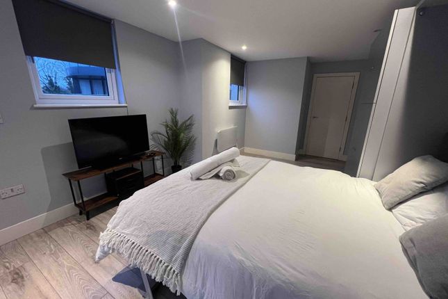 Flat 4, Avenir Heights, Coulsdon photo 2