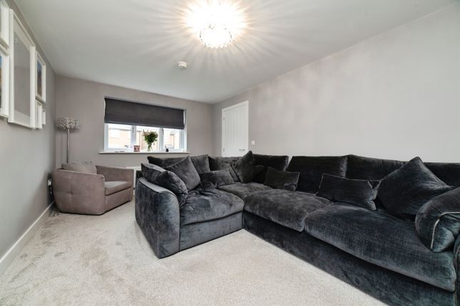 28, Nightingale Drive, Hull photo 4