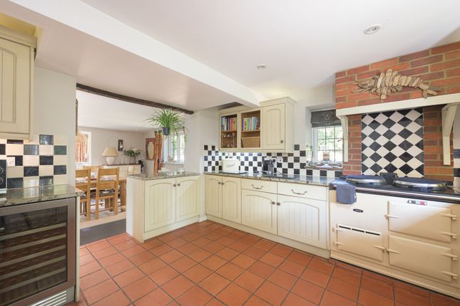 Summer Cottage, Church Road, Little Marlow photo 2