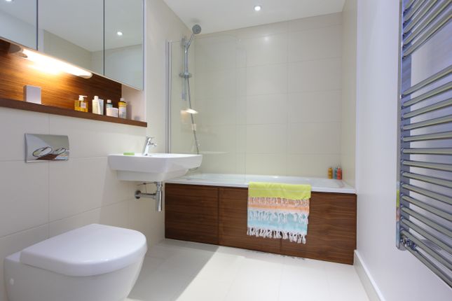 Apartment 71,Marina Point West, Dock Head Road, Chatham Maritime photo 5