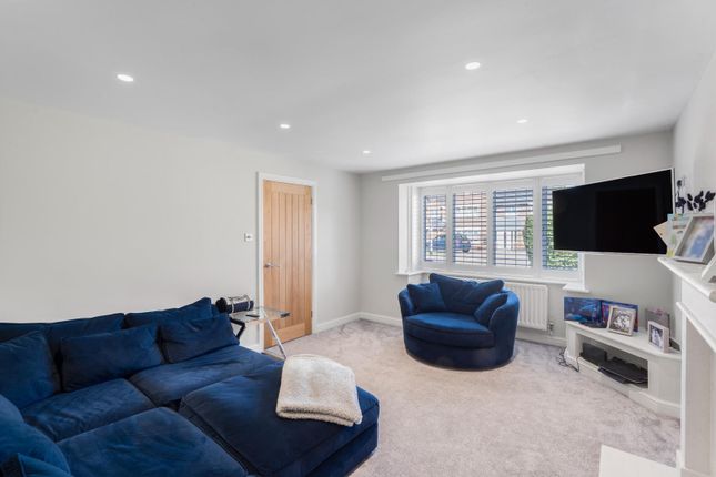 5, Wike Ridge Court, West Yorkshire photo 4