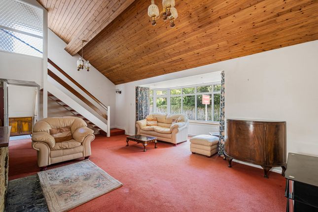 2, Woodlawn Grove, Surrey photo 2