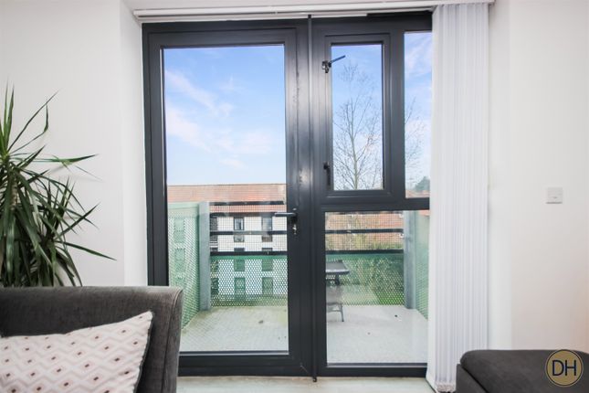 Flat for sale in Upper Chase, Chelmsford, Essex